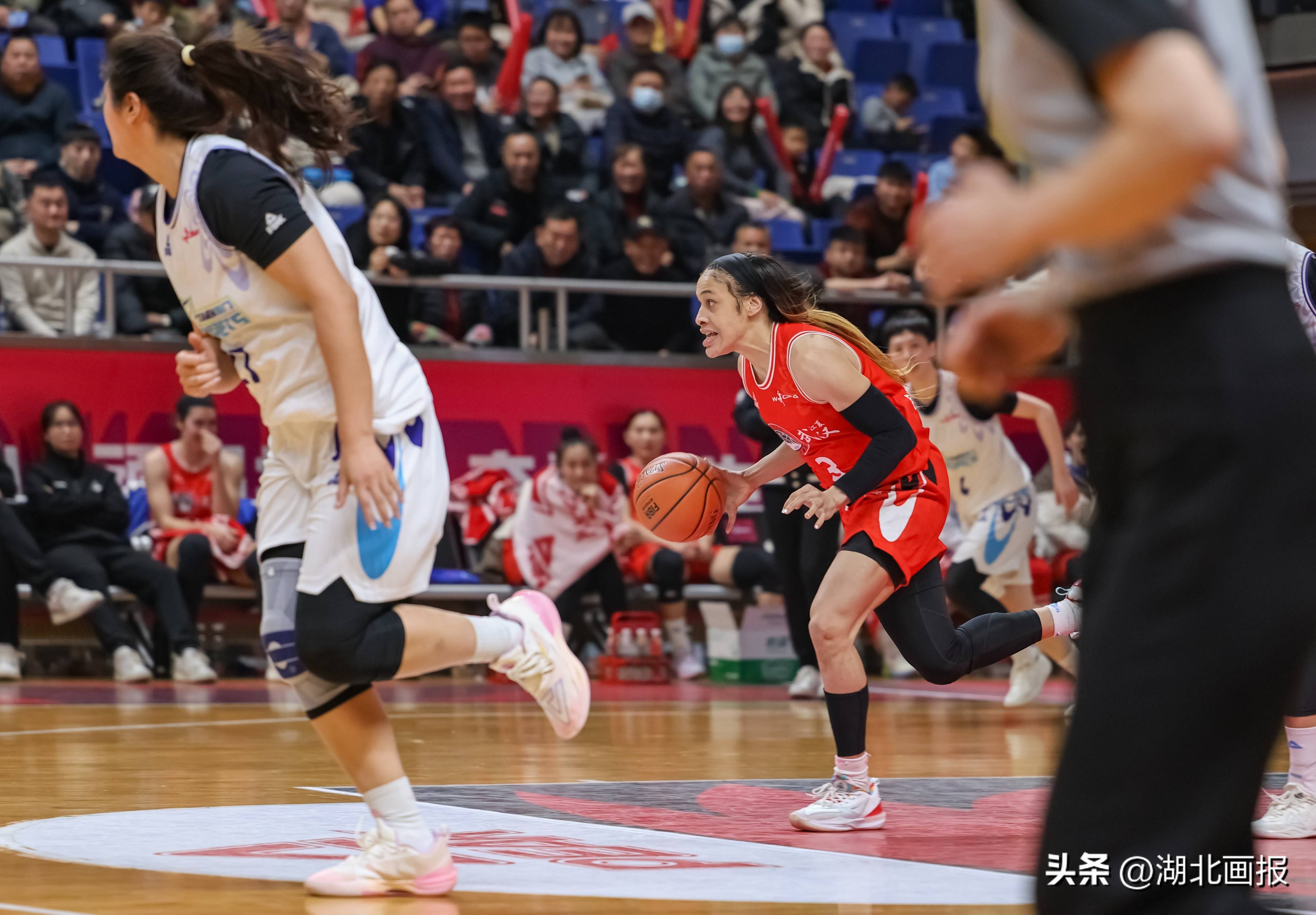 湖南女篮客场战胜海南队，迎来两连胜
