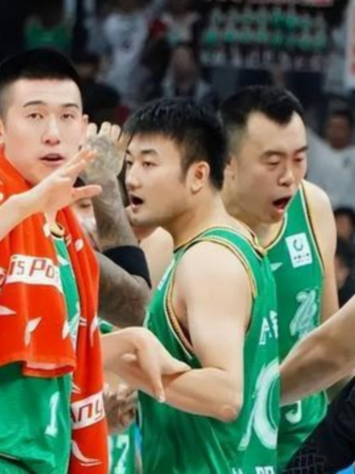 弗格32分辽宁终结上海16连胜江苏不敌新疆