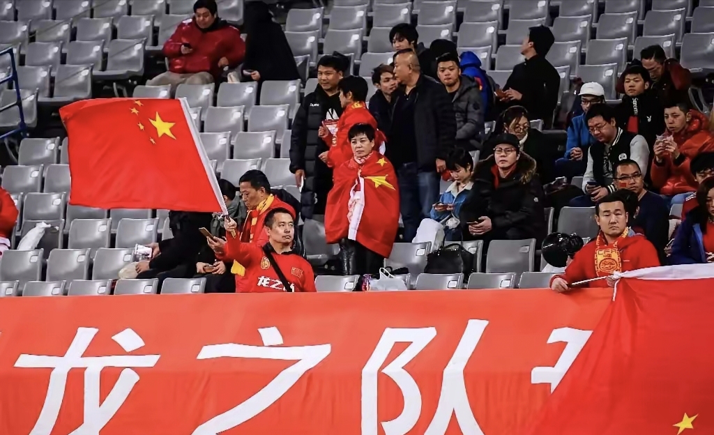 国足今晚再战日本，厦门赛场备战紧锣密鼓的简单介绍