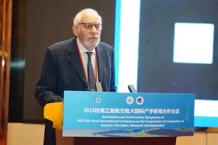 卡尔蒂斯伤病恢复进展顺利，期待发挥的简单介绍