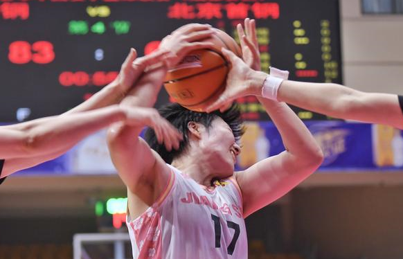 罗欣棫出战19分钟，投篮4中1、三分2中1得到5分3篮板的简单介绍