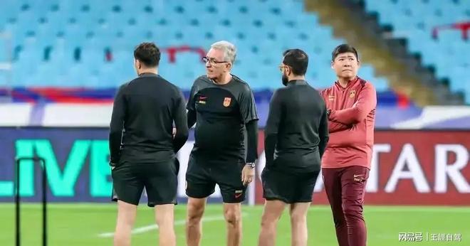 包含韩媒：中国足球又拿教练薪资当借口请了里皮也没进世界杯的词条