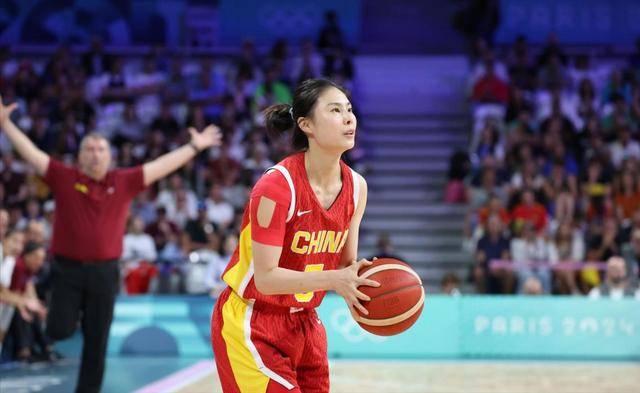 关于中国女篮在本场比赛暴露出组织问题和罚球问题的信息